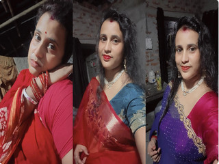 Bengali Boudi Showing Boobs