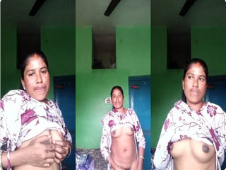 Horny Bihari Bhabhi Shows Boobs and Pussy